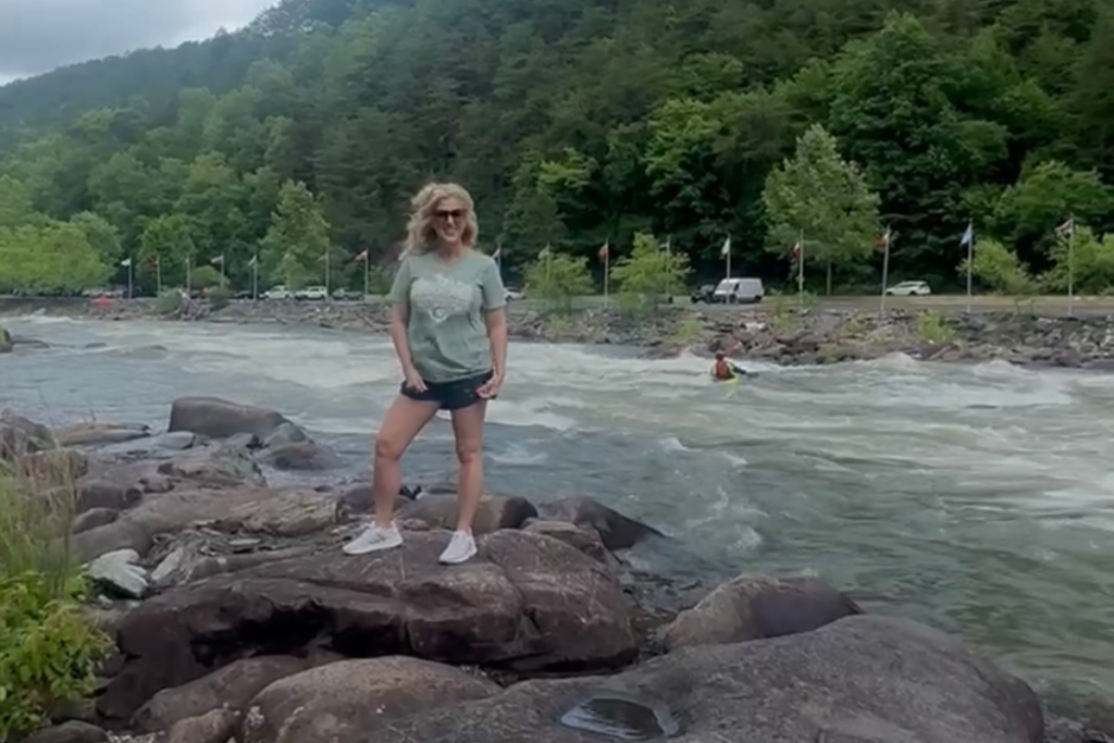 Scenic drive to Blue Ridge Georgia passing the Ocoee River